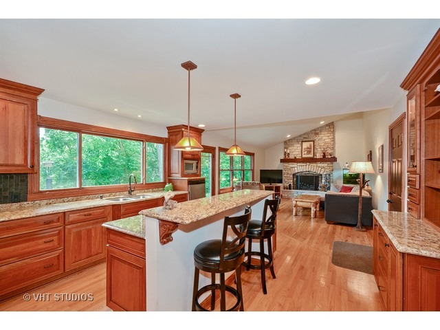 28 W571 Pamela Ct, West Chicago, IL 60185 photo 5