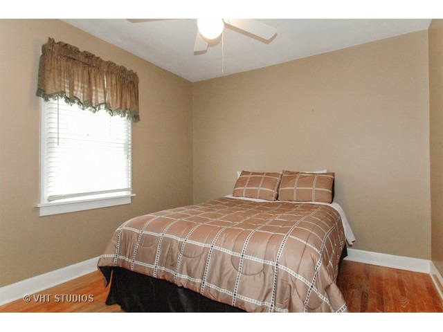 112 S Worth Ave, Elgin, IL 60123 photo 14