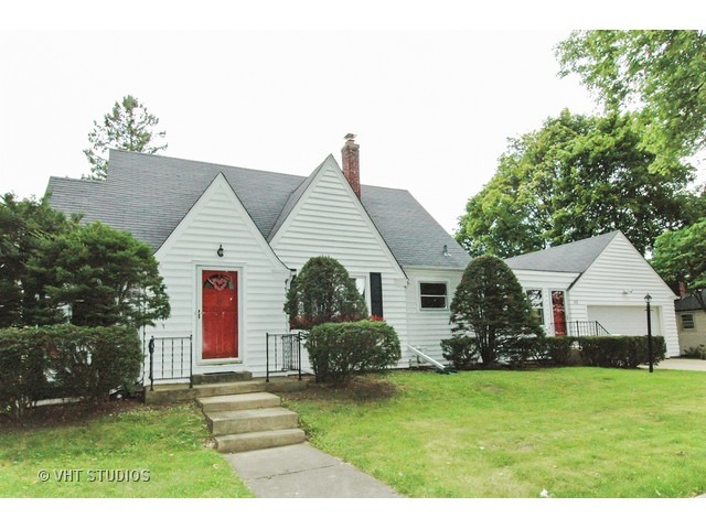 112 S Worth Ave, Elgin, IL 60123 photo 1