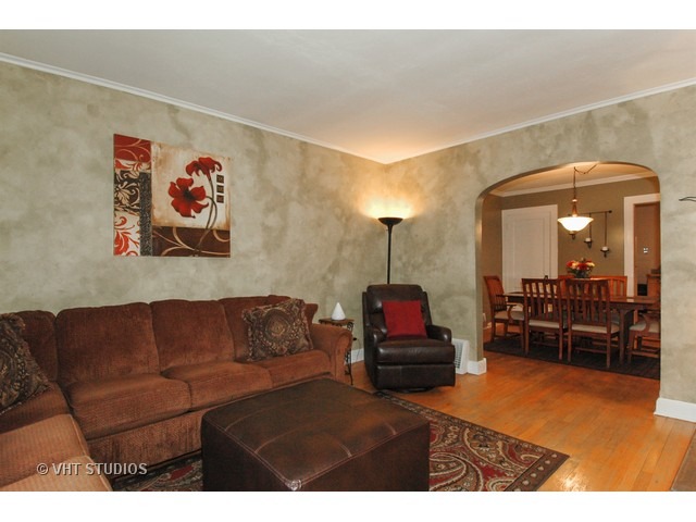 112 S Worth Ave, Elgin, IL 60123 photo 6