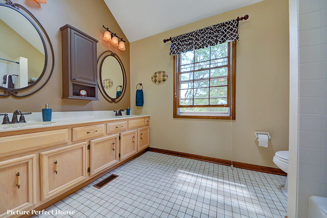 1844 Ranchview Dr, Naperville, IL 60565 photo 19