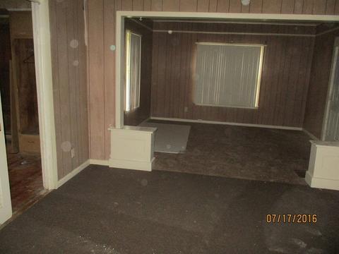 1142 E Hickory St, Kankakee, IL 60901 photo 3