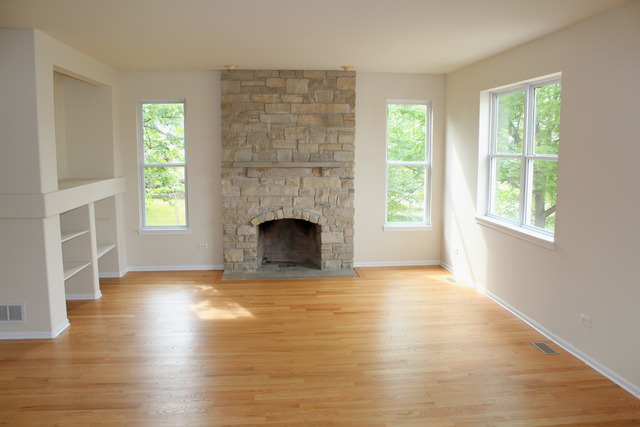 2103 Graue Mill Ct, Mchenry, IL 60050 photo 2