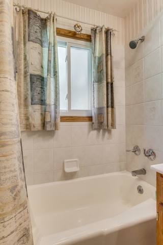 100 Hilltop Rd, Oakwood Hills, IL 60013 photo 18