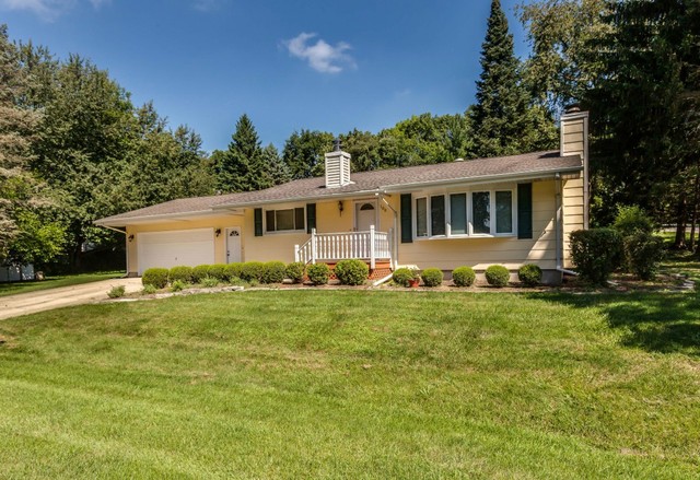100 Hilltop Rd, Oakwood Hills, IL 60013 photo 1