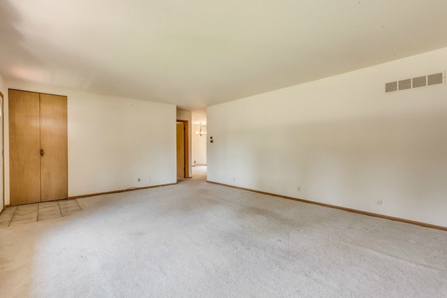 100 Hilltop Rd, Oakwood Hills, IL 60013 photo 6