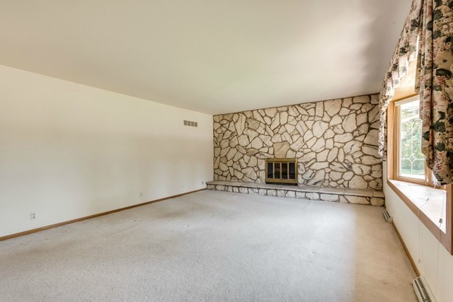 100 Hilltop Rd, Oakwood Hills, IL 60013 photo 4