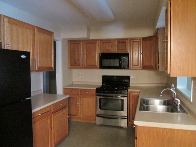 4314 Tompkins St, Gary, IN 46408 photo 2