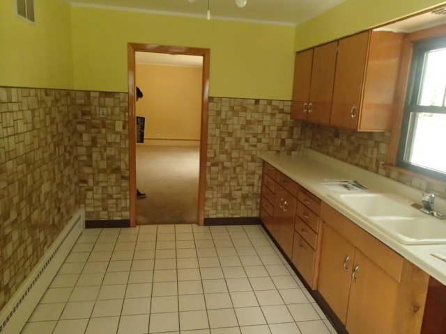 1625 E Lincoln Ave, Des Plaines, IL 60018 photo 2