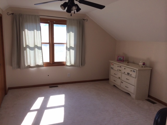 608 Maple Ave, Elburn, IL 60119 photo 14