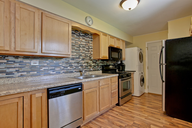 619 E Merle Ln, Wheeling, IL 60090 photo 7