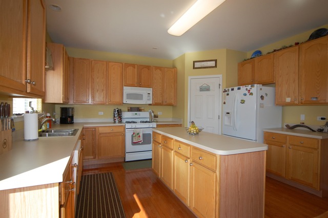 1787 Barnett Ln, Bartlett, IL 60103 photo 5