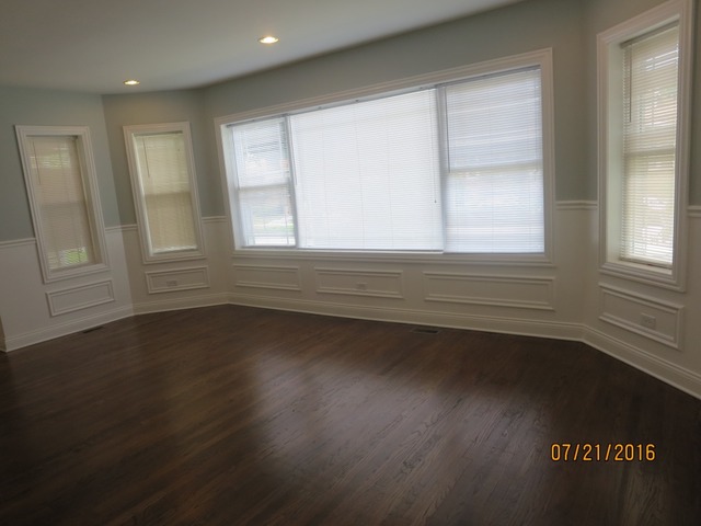 8221 S Champlain Ave, Chicago, IL 60619 photo 2