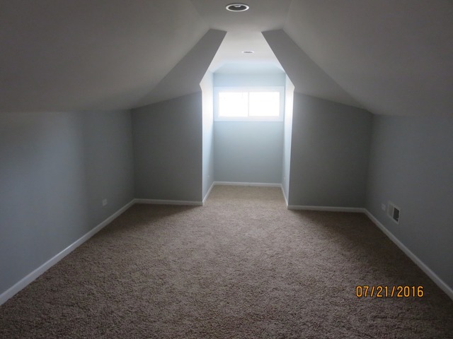 8221 S Champlain Ave, Chicago, IL 60619 photo 12