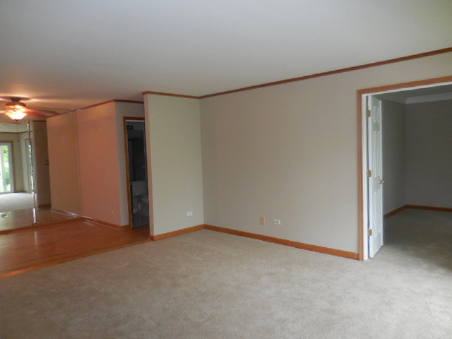 1332 Longacre Ln #13-6, Wheeling, IL 60090 photo 5
