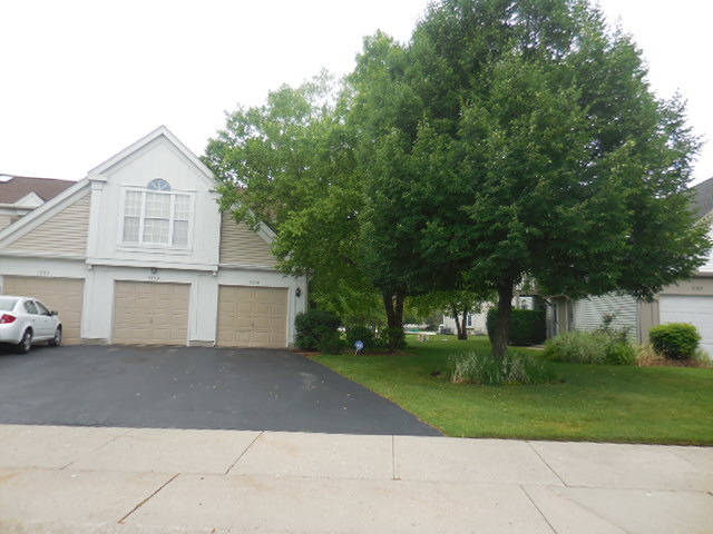 1332 Longacre Ln #13-6, Wheeling, IL 60090 photo 2