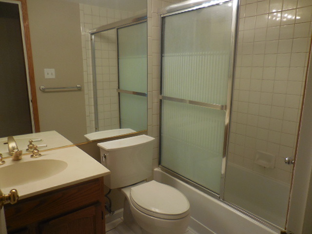 1332 Longacre Ln #13-6, Wheeling, IL 60090 photo 13