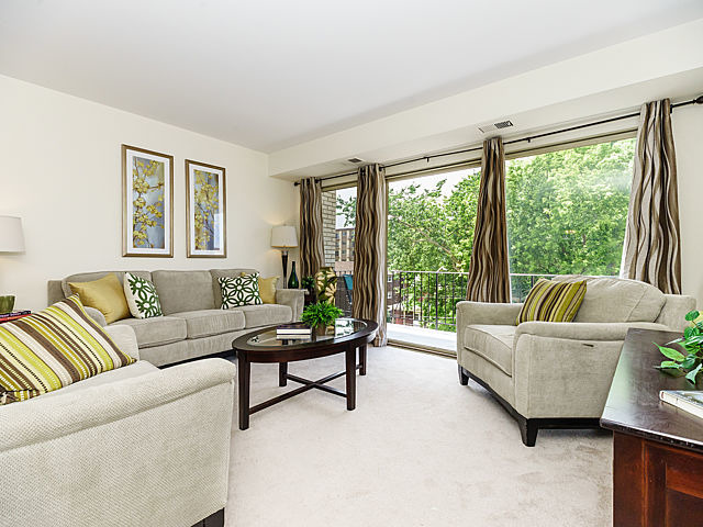 227 Elgin Ave #4E, Forest Park, IL 60130 photo 2
