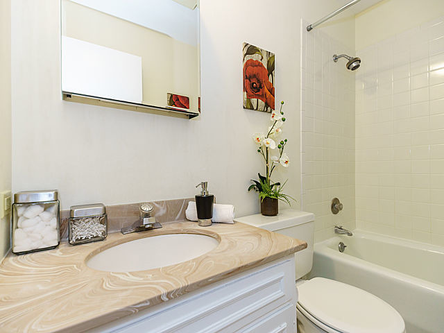 227 Elgin Ave #4E, Forest Park, IL 60130 photo 8