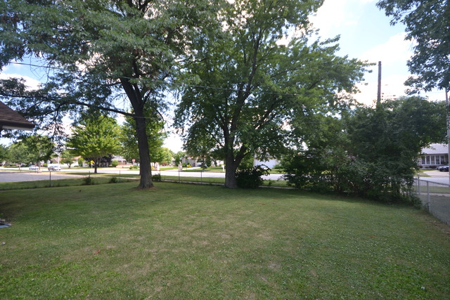 9155 Stanford Dr, Bridgeview, IL 60455 photo 17