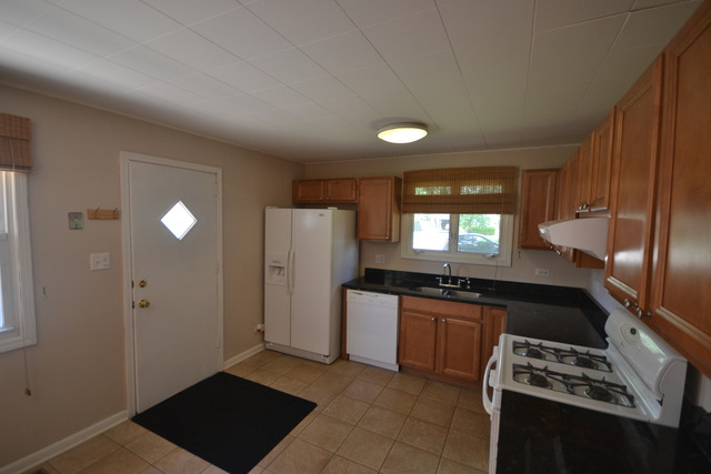9155 Stanford Dr, Bridgeview, IL 60455 photo 8