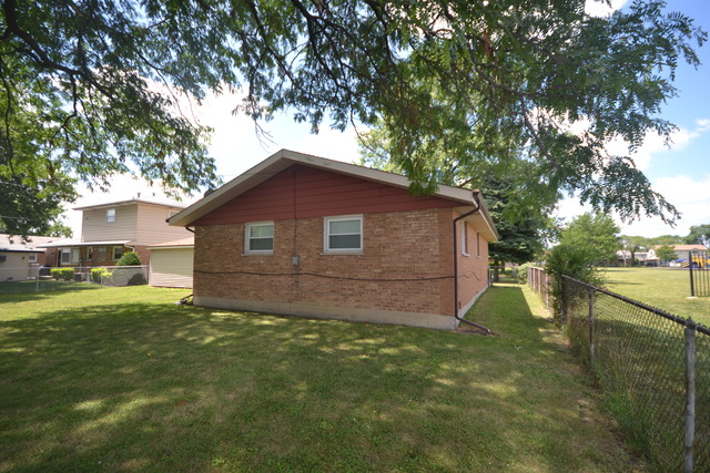 9155 Stanford Dr, Bridgeview, IL 60455 photo 20