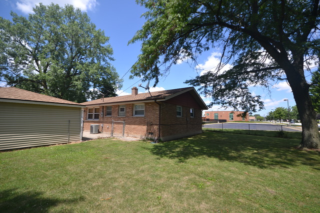 9155 Stanford Dr, Bridgeview, IL 60455 photo 18