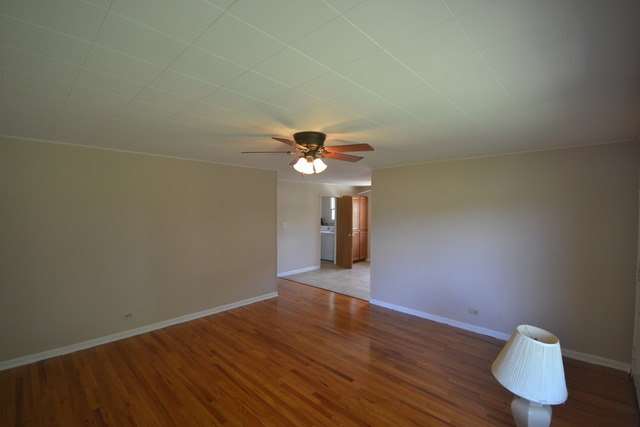 9155 Stanford Dr, Bridgeview, IL 60455 photo 5
