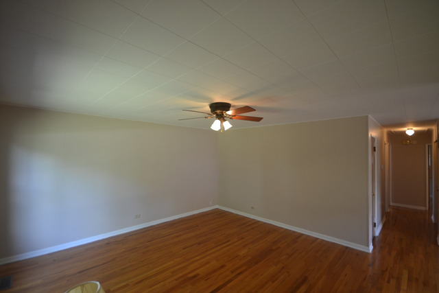 9155 Stanford Dr, Bridgeview, IL 60455 photo 6