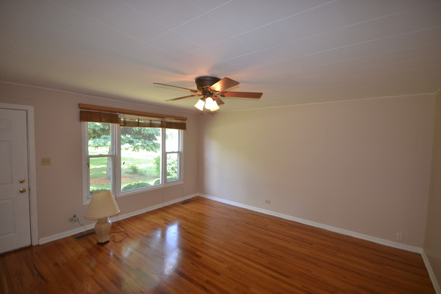 9155 Stanford Dr, Bridgeview, IL 60455 photo 3
