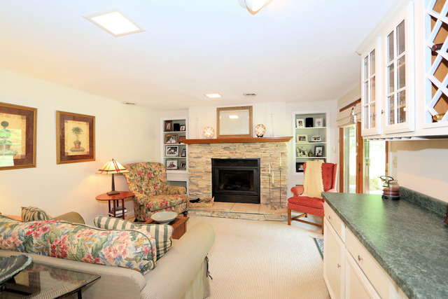 8301 Nolan St, Harvard, IL 60033 photo 11