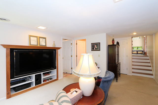 8301 Nolan St, Harvard, IL 60033 photo 13