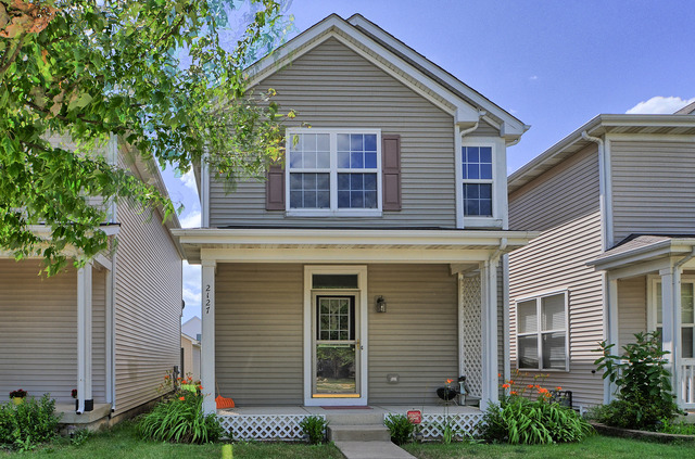 2127 Grayhawk Dr, Aurora, IL 60503 photo 1