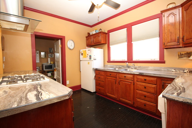74 S Edison Ave, Elgin, IL 60123 photo 3