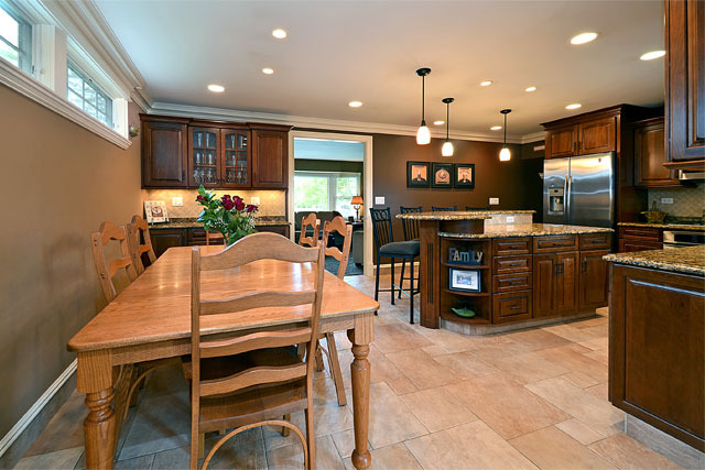 3840 N Firestone Dr, Hoffman Estates, IL 60192 photo 4