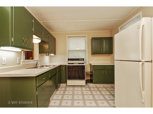 122 Eagle Point Rd, Fox Lake, IL 60020 photo 3