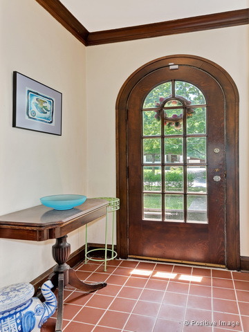 713 E Illinois St, Wheaton, IL 60187 photo 2