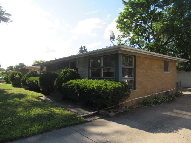 403 E Hilton Ave, Addison, IL 60101 photo 3