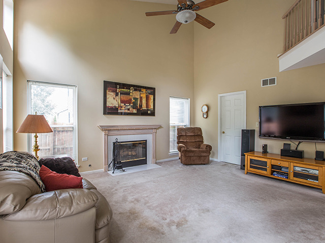 1530 Knotty Pine Dr, Elgin, IL 60123 photo 7