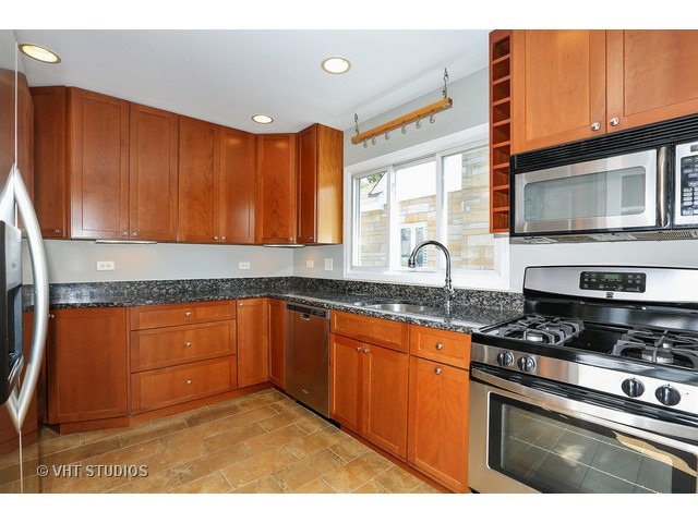 742 S Mitchell Ave, Elmhurst, IL 60126 photo 4