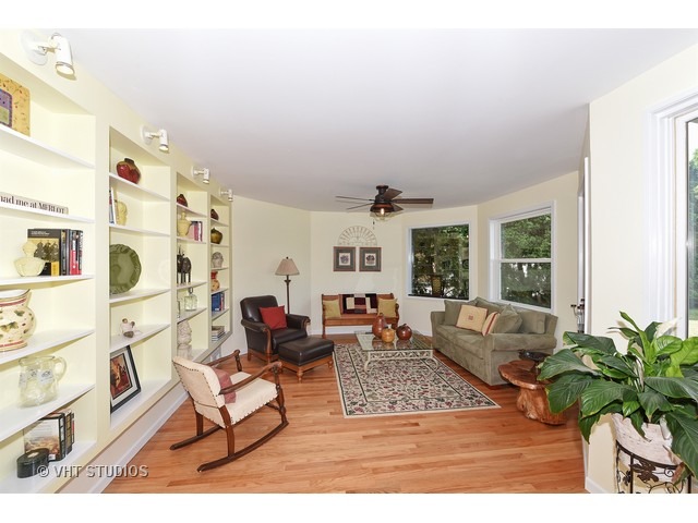752 N Adele St, Elmhurst, IL 60126 photo 5