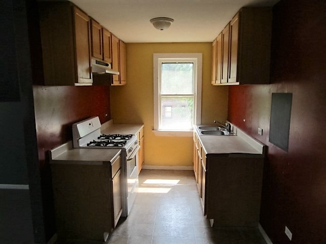 585 Page Ave, Elgin, IL 60120 photo 16