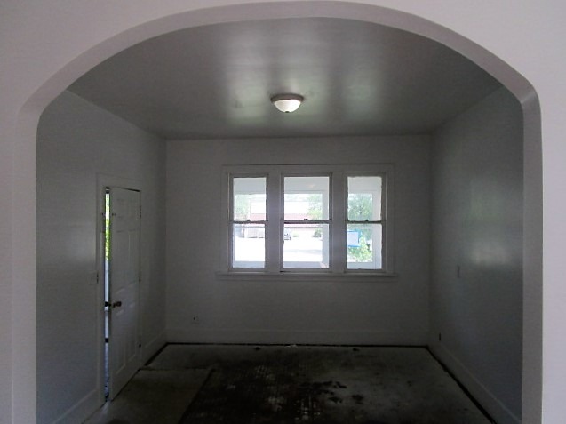 585 Page Ave, Elgin, IL 60120 photo 3