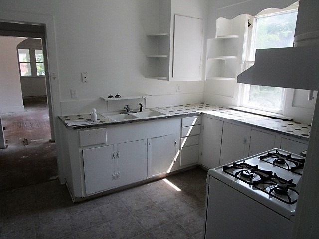 585 Page Ave, Elgin, IL 60120 photo 14