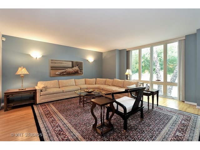 912 S Morgan St, Chicago, IL 60607 photo 2