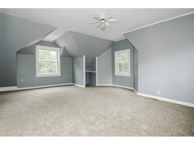 36 S Union St, Elgin, IL 60123 photo 9