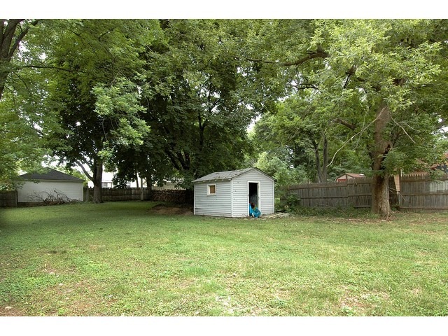 36 S Union St, Elgin, IL 60123 photo 15