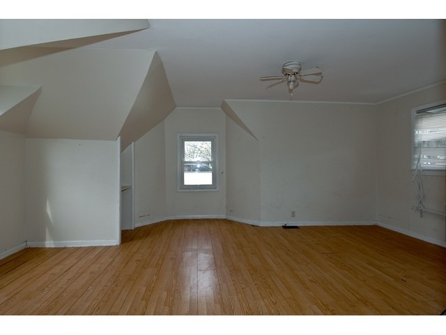 36 S Union St, Elgin, IL 60123 photo 8