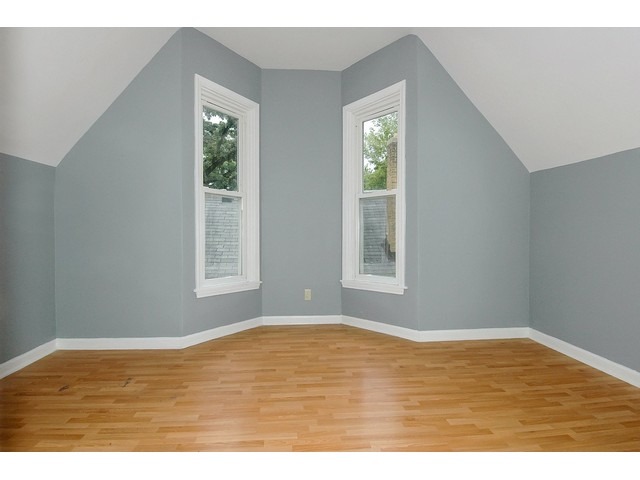 36 S Union St, Elgin, IL 60123 photo 10