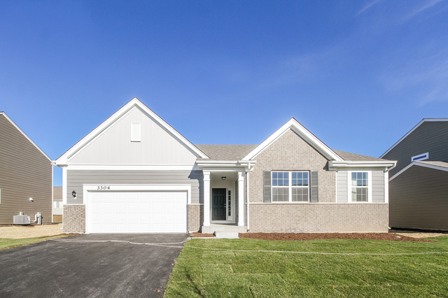3304 Batley St, Elgin, IL 60124 photo 2